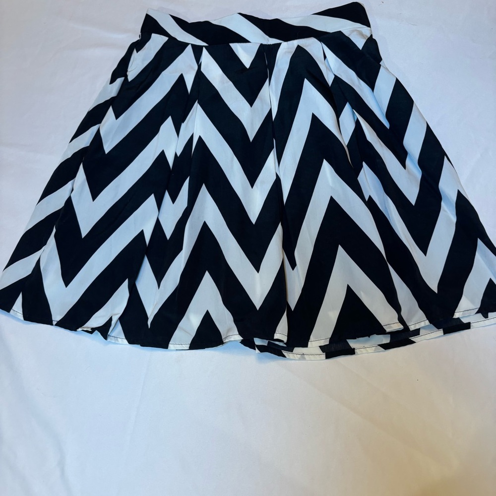 Buttons Black and White Chevron Skater Skirt